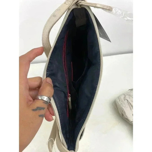 Tommy Hilfiger Beige Pebble Leather Crossbody Purse with Pouch Twice as Nice - Picture 13 of 16